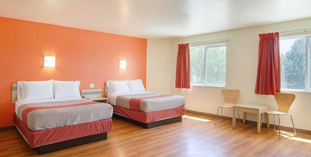 Double Room - Disability Access - Smoking interior